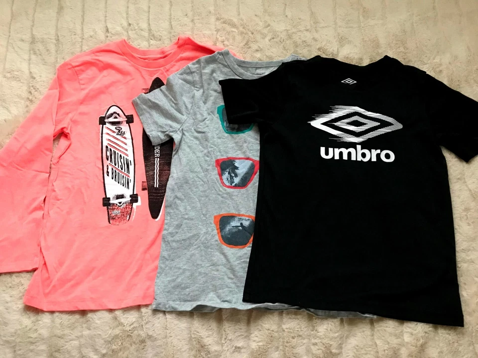 Lot of 3 Boys T-Shirts: Coral Long Sleeve Sz L, Gray Printed Sz L and Black Sz M - Image 1 of 4