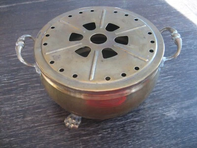 reizvolles antikes Messing Stövchen kleine Griffe Tatzenfüße Warmhalter Rechaud - Bild 1 von 4