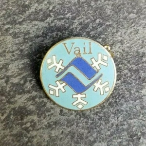 VAIL Snowflake Blue Travel Sports Resort Souvenir Novelty Lapel Hat Pin Colorado - Picture 1 of 2