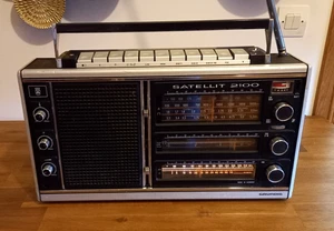 Radio GRUNDIG  Satellit 2100 multi-bandes FM/LW/SW/MW  0-29Mhz - Imagen 1 de 12
