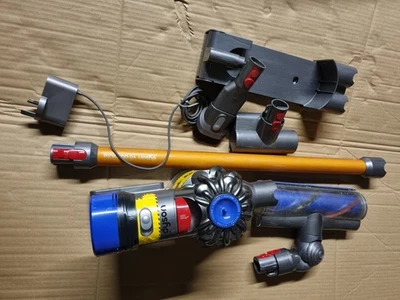 Dyson V8 Absolute Cordless Vacuum Cleaner -  in good working order - Image 1 of 4