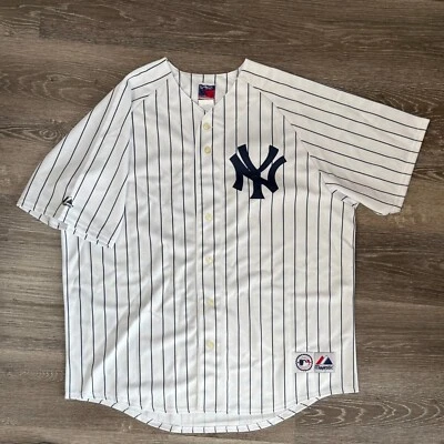 Camiseta de los Yankees autografiada firmada por Yogi Berra certificada por PSA y GAI Foto 1 de 4