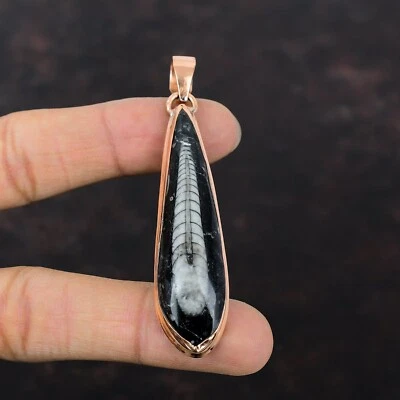 Colgante fósil Orthoceras colgante de cobre hecho a mano piedras preciosas joyería regalo para él Foto 1 de 4