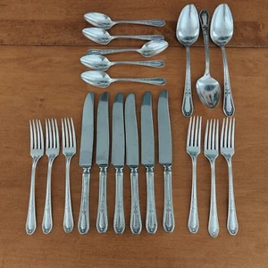 Hampton Court Community Plate 1926 Flatware Silverplate Wreath ONEIDA 20 PC SET - Picture 1 of 20