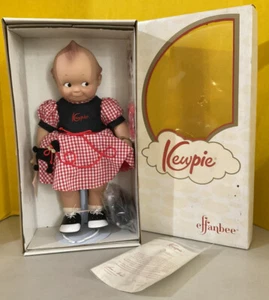 NRFB Effanbee 16" Kewpie Puppe V3011 Pudelrock rot kariert Kleid 1999 NEU - Bild 1 von 5