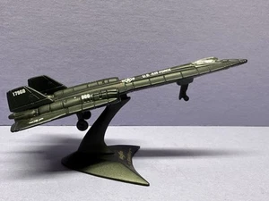 Lockheed SR-71 Blackbird Spy Plane Diecast Replica with Display Stand by Maisto - Picture 1 of 9