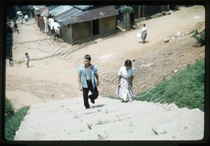 Korea Man Woman Street Scene Village 35mm Slide 1950s Kodachrome - Picture 1 of 3