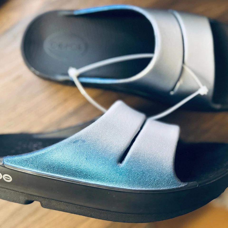 女士 OOahh 豪华拖鞋凉鞋 - 蓝色霜 M7/W9 — 第 1/4 张图片