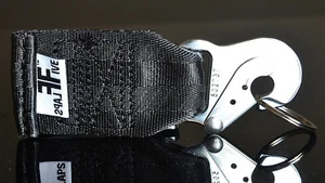 United Airlines Schlüsselanhänger by FlapsFive Safety Belt - B747 - Picture 1 of 3