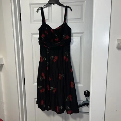 Vestido drapeado Stop Staring negro swing estampado rosa roja XL Foto 1 de 4