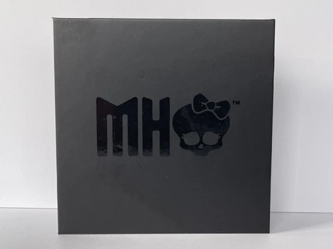 SDCC 2023 Exclusive Mattel 13th Anniversary Monster High Pin In Hand Cover