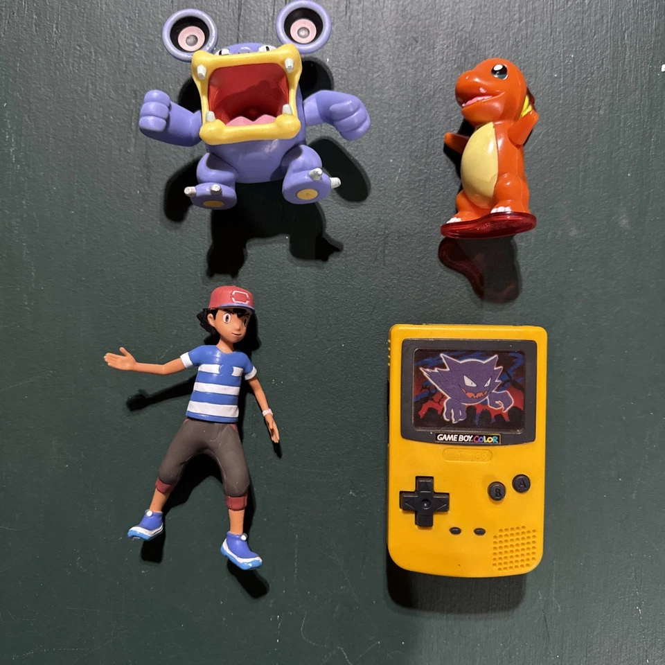 Lote de 4 figuras de juguete Pokémon juguete Gameboy de plástico Foto 1 de 4