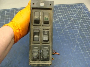 ROCKER SWITCH PANEL CRUISE SET/RESUME PARKING LIGHT PULL FROM 1998 INTERNATIONAL - Picture 1 of 11