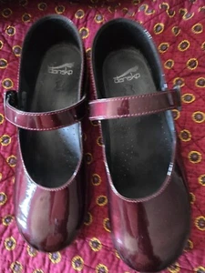 Dansko 42 comfort shoes women Burgundy Mary Jane Patent Leather - Picture 1 of 3