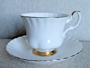 Vintage Royal Albert Val D'Or Cup & Saucer White Gold Trim Porcelain Bone China - Picture 1 of 9