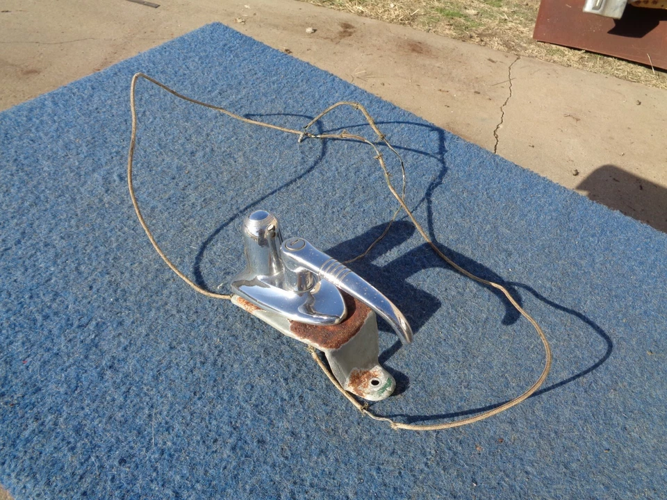 1946 Hudson TRUNK HANDLE ASSEMBLY Good Used Super Six 1947 Foto 1 de 4