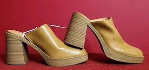 Universal Thread Women's Clogs, Tan, Size 9.5 - Picture 1 of 4