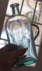 Large LYDIA E. PINKHAM'S Bottle Vegetable Compound Antique 1890s - Picture 1 of 4
