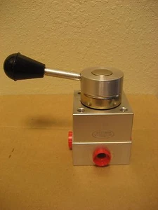 1/4" Selector Valve 5501-1 - Picture 1 of 6