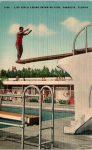 Tarjeta postal de Florida de la década de 1940 Sarasota FL Lido Beach Casino Piscina Tabla de buceo Salto Dive - Imagen 1 de 2