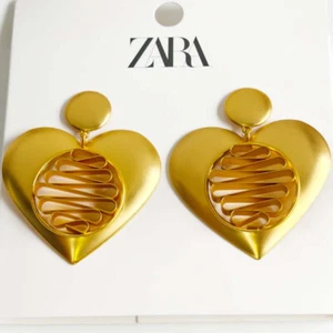 New Zara Heart Heavy Statement Drop Earrings Chic Women Party Vacation Jewelry - Picture 1 of 6