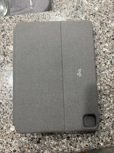Logitech Folio Touch Keyboard Case for iPad Pro 11" 1st 2nd 3rd Gen - Picture 1 of 3