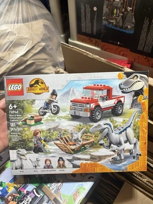 * RETIRED *LEGO Jurassic World: Blue & Beta Velociraptor Capture (76946) NEW - Image 1 of 4