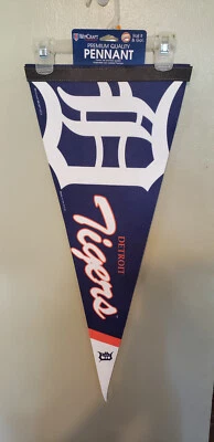 DETROIT TIGERS PREMIUM ROLL UP  LOGO  FELT PENNANT 5/1/22 - Image 1 of 3