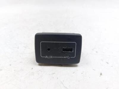 735642605 CONNETTORE USB LANCIA YPSILON III (312) 1.2 B 8V MAN 5M 70CV 2016 5P B - Immagine 1 di 3