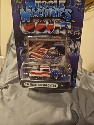 '54 Nash Metropolitan 2003 Muscle Machines Stars & Stripes Nuevo en Paquete Diecast 1:64 Foto 1 de 2