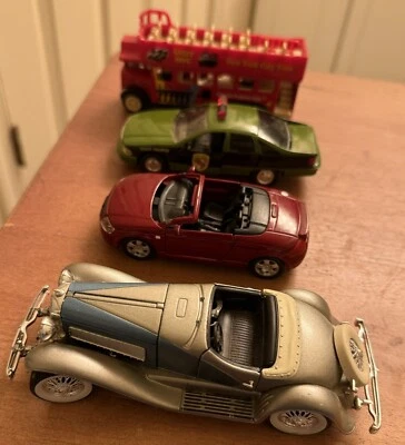 Signature Model 1935 Duesenberg SSJ Blue/Silver 1:32 Scale DieCast Car + 3 Other - Image 1 of 4