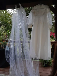Brautkleid & Schleier/Kopfteil 60er Jahre - Bild 1 von 8