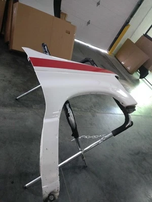 Guardabarros delantero derecho usado se adapta a: Ford E250 2012 furgoneta delantera derecha grado C Foto 1 de 4