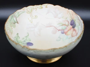 Antica ciotola centrotavola Limoges T&V dipinta a mano con piedini Francia C1890 - Foto 1 di 10