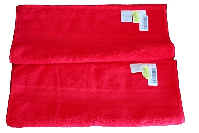 2 NEW hand towels 100% cotton Xmas bright red Nobility made in Brazil 30"x 17" - Image 1 of 3