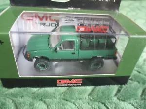 M2 Machines 1998 GMC Sierra 1500 4X4 - Picture 1 of 7