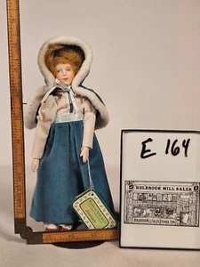Muñeca - Muñeca Russ Mes para Recordar 8" - Enero en Vestido y Sombrero Azul - Imagen 1 de 6