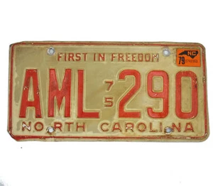 USA North Carolina Car Plate rojo de 1975 FIRST IN FREEDOM - Imagen 1 de 2