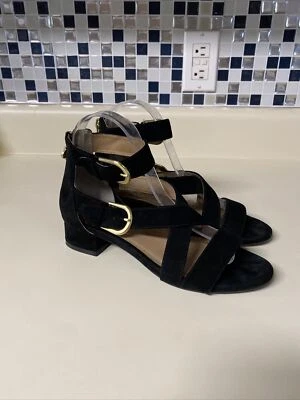 Sandálias Bettye Muller Concept camurça preta Abel tamanho 7 M alças cruzadas - Imagem 1 de 4