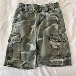 Old Navy Camo Cargo Shorts Boys Size 8 Regular; Adjustable Waste; 6-Pockets - Picture 1 of 4