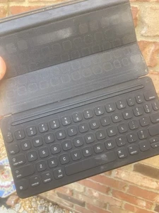 Teclado mágico iPad para iPad. Número de modelo desconocido - Imagen 1 de 5