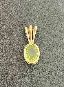 14KT Yellow Gold Peridot Pendant (B115) - Picture 1 of 7