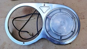 Nuevo de Lote Antiguo 1957 Plymouth Bisel de Faro Derecho con LUZ DE ESTACIONAMIENTO Borde Original Moldura Furia - Imagen 1 de 12