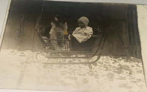 Cochecito antiguo raro niño americano adorable mascota perro foto real postal ¡RPPC! - Imagen 1 de 6