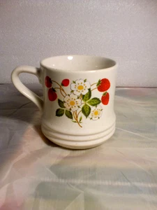 Tazza vintage Sheffield Fragole 'n Cream gres 12 fl oz anni 70 made in Japan - Foto 1 di 3