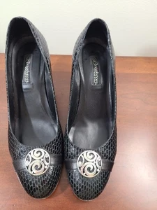 BRIGHTON Damen-Pumps Blaze schwarz Reptilleder silber Nieten Absatz Größe 8M gebraucht, in einwandfreiem Zustand, - Bild 1 von 11