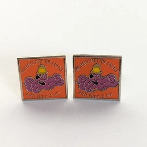 Gemelos Vintage Años 60 Tono Plata Naranja Cuadrados Militar Diciendo Novedad - Imagen 1 de 3