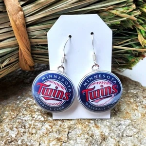 NUEVO CON ETIQUETAS Minnesota Twins Pendientes Profesionales Béisbol Gemelos Recuerdo Moda Joyería Disfraz - Imagen 1 de 1