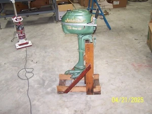 Vintage Johnson Sea - Horse 3 HP. Outboard Motor Model JW-10 - Picture 1 of 5