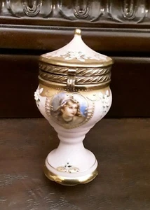 Vintage Ormolu Czech Gilt Hand Painted Enamel Porcelain Trinket Pin Jewelry Box - Picture 1 of 8